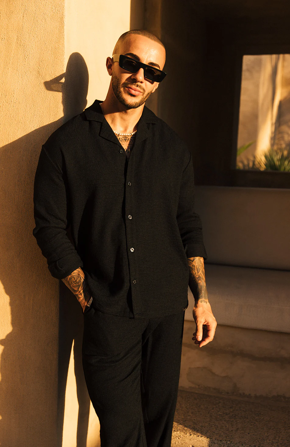 Fiorano Long Sleeve Relaxed Fit Shirt in Black - Image 7