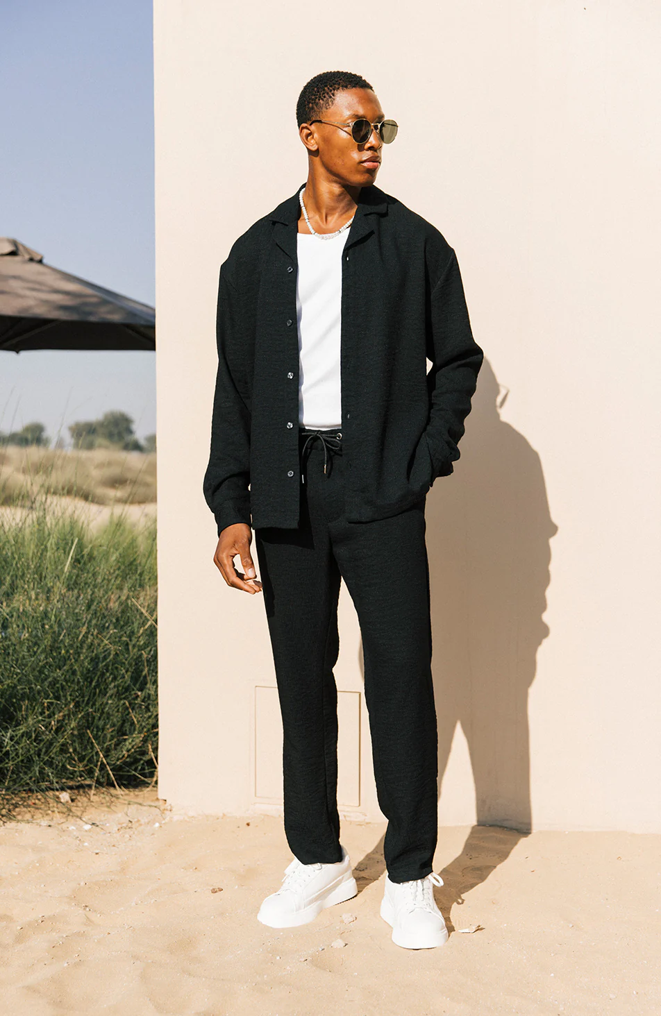Fiorano Relaxed Fit Trousers in Black - Image 4