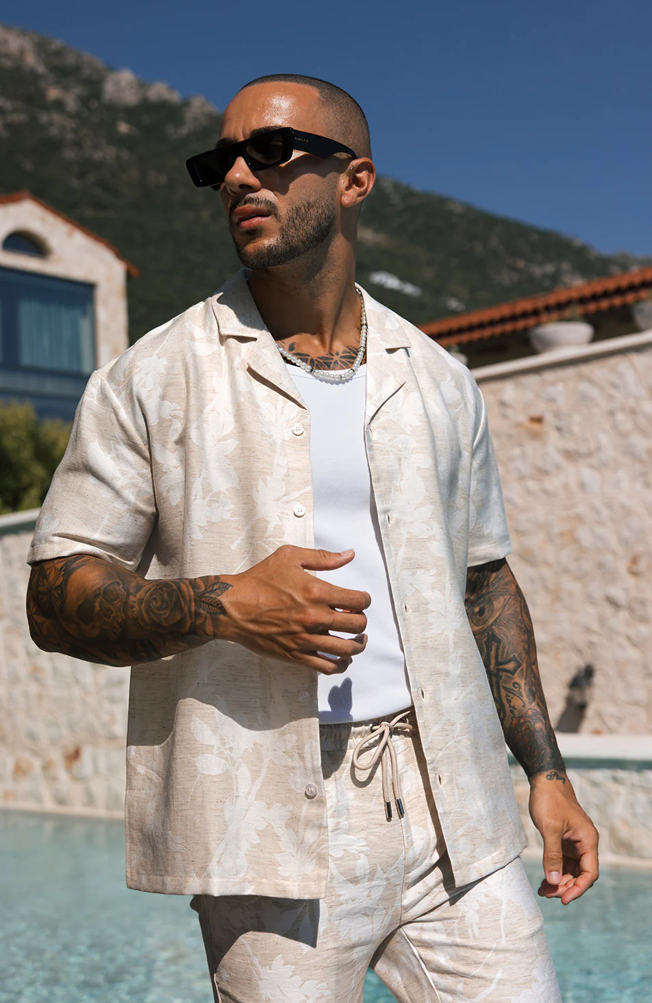 Kandima Relaxed Fit Linen Blend Floral Shirt in Cream - Image 3
