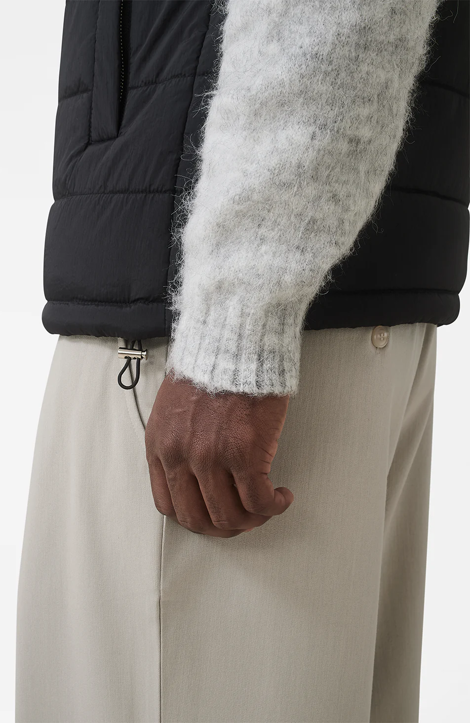 Thar Light Weight Gilet in Black - Image 5